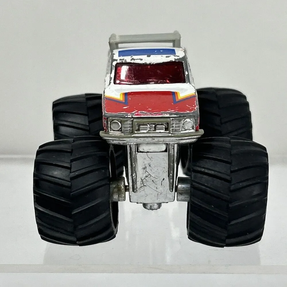 Vintage 1985 Matchbox Super Chargers Monster Truck 4x4 FLY-N-HI